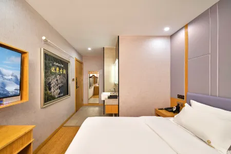 Kending Guanmei Hotel (Nanjing Confucius Temple Laomendong) Отели рядом с достопримечательностью «Nanjing Normal University Suiyuan Campus Multiple-use Gymnasium»