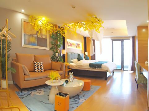 Jinmu Homestay (Beijing Sanlitun Workers' Stadium Subway Station Store)