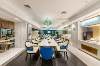 Jifeng International Hotel (Victoria moore city Branch) Hotels in Bayannur