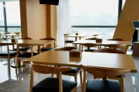 Nanhu Hotel (Bozhou Baolong Plaza Branch) - พร้อมอาหารเช้า