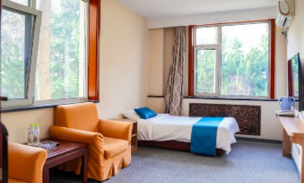 青岛海天大酒店 山海相拥典雅奢华 - Housity