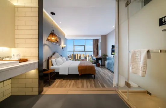 Half Acre City Lodge (Zhengzhou East Railway Station Exhibition Center)