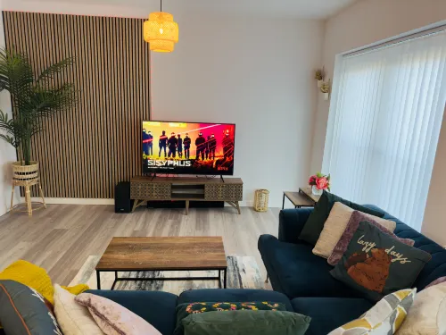 Modern Flat in Glasgow City FREE Parking & Wifi - Homestays