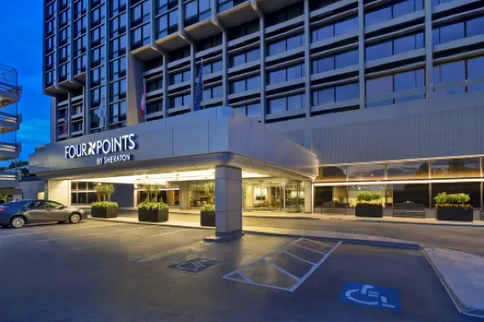 Four Points by Sheraton Boston Newton