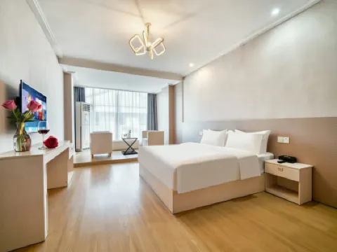 TOWO Hotel (Shangrao Shuinan Cultural Street Walking Street Center Square Branch) Hotel berhampiran Xinjiang Academy