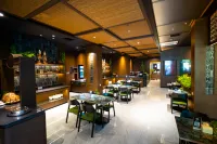 Deka Hotel Surabaya HR Muhammad - breakfast