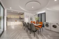 Cam On Luxury Pool 4BR Villa by the Beach – Free Airport Pickup