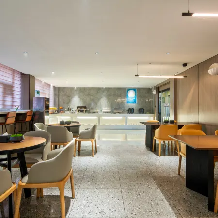 IU Hotel (Hanzhong North Street Street Street Xinhuayuan Branch)