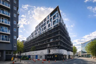 Destiny Student - Moonraker Hotels near Waterloo
