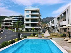 Laojieling North-South Boundary Wenquan Resort Hotel