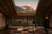 Accompanied by hidden snow and mountain views, a beautiful overnight stay