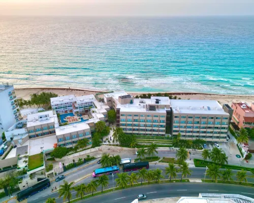Flamingo Cancun All Inclusive Hotels near Forum Beach Cancun