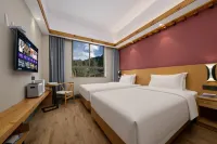 Baiyue Mountain Lodge Hotel (Shangri-La Town Daocheng Yading Scenic Area)