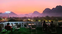 West Water Hotel Hotele w: 
