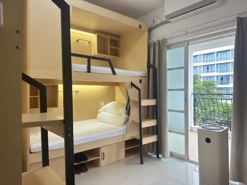 Shiguang Youth Apartment (Dameisha Subway Station)