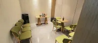 Four Seasons Scenic Hotel (Wuyuan High-Speed Railway Station Cultural Square) - 바