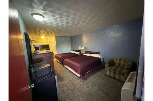 Gray Plaza Motel Benton I-57 IL - Motels