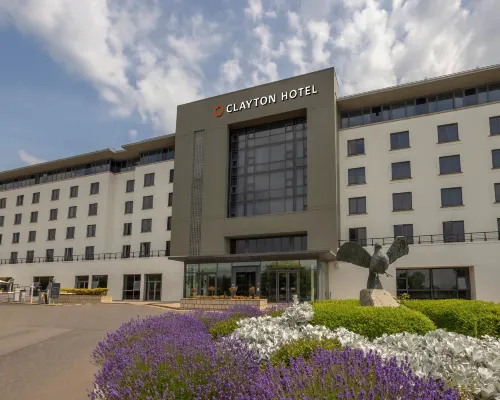 Clayton Hotel Dublin Airport Central Các khách sạn gần Cao đẳng Trinity