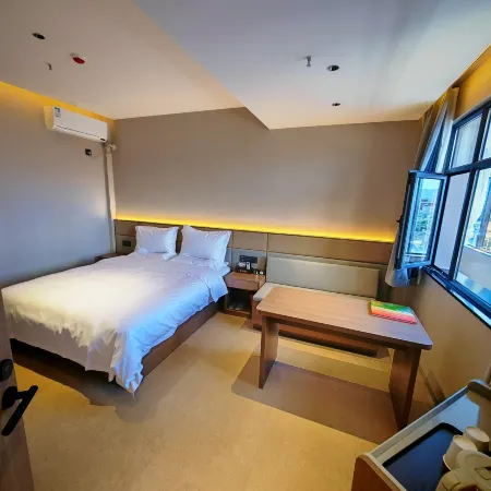 Lan Feng Hotel (Min Minzhou Nightless City)