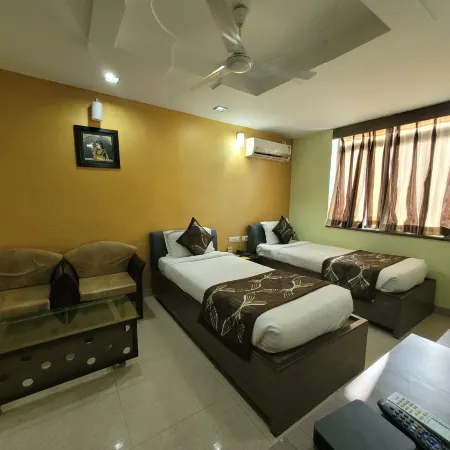 Hotel Raj Residency