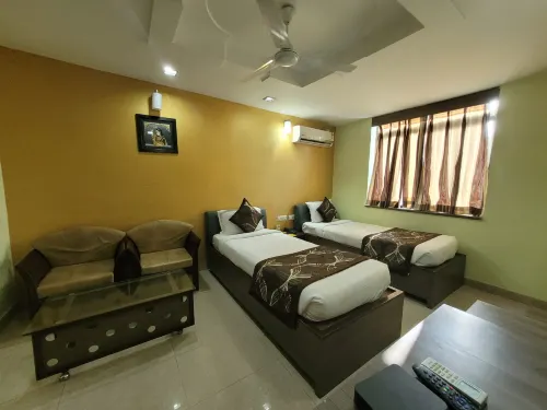 Hotel Raj Residency - Breakfast