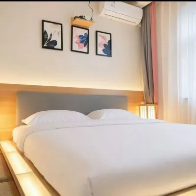 Space Box (Beijing Guomao CBD Jintai Lu Subway Station Branch)‌ Hotels near Jintailu Station