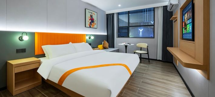 Elong ME Hotel (Chenzhou Wuling Square City Hall) Отели в г. Чэньчжоу