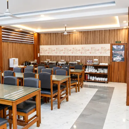Jehlum Heights Inn