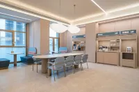 Hanting Hotel (Luohe Station Renmin Road） - parking