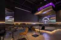 DESTI YOUTH PARK HOSTEL - bar