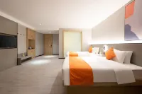 Yarris Hotel