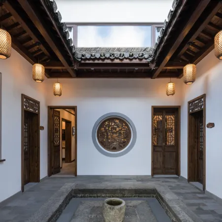 Chaji Mantanghong Courtyard