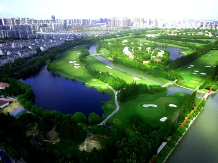 BO ER DUN HOTEL Отели рядом с достопримечательностью «Nanyuan Park»