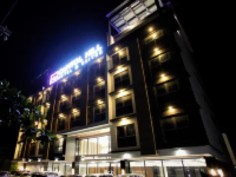 キャピトル ヒル ホテル アンド スイーツ アンヘレスのホテル