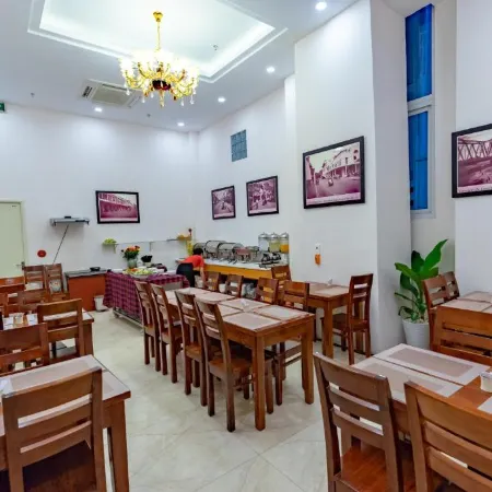 Canary Nha Trang Hotel Отели рядом с достопримечательностью «Хончонг»