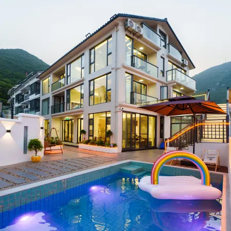Zhujiajian Shuitian Yise·Super First-line Seaview Holiday Villa (Xiaowu Shitang Branch)
