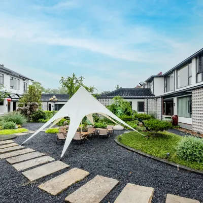 Floral Lux Hotel·Yixing Yuyang Huaiyu Homestay Hotels near Yunü Lake Scenic Area