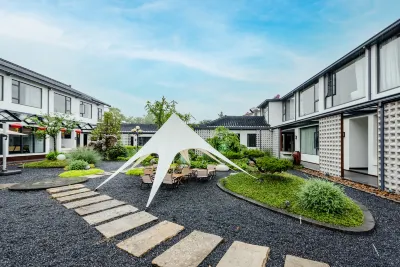 Floral Lux Hotel·Yixing Yuyang Huaixiu Courtyard (Zhuhai Branch) Hotels in Zhanggongdong scenic spot