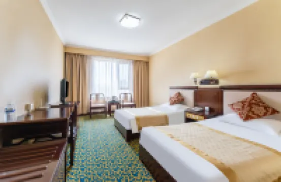 Qingdao Sifang Hotel East Building (Taidong Pedestrian Street Small Village Subway Station)