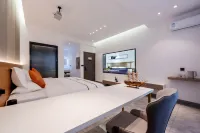 Qujing Junyao Smart Hotel (Wanda Plaza Bund) - balcone