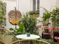 Avalon Cosy Hotel Paris Hotels near Fresque < Paris dans la tete >