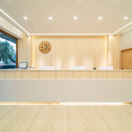 Greis Hotel (Yichun Economic Development Zone Baoli Market Branch)