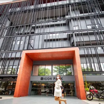 Icon Park Hotel, Chiang Mai Отели рядом с достопримечательностью «Старый город Чан Май»