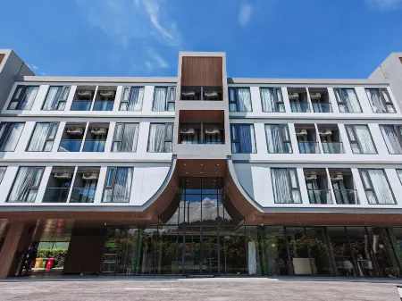 Cha Chiangmai Luxury Отели рядом с достопримечательностью «Wat Si Bunruang»