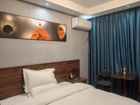 Jingyue Hotel (Nanyang Wuyi Road Yingbin Plaza) Hotel in zona Guanzhuangzhen Passenger Transport Terminal