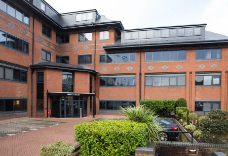 Viridian Apartments in St Albans Serviced Apartments - Abbott House