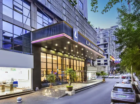 Lavande Hotel (Xingyi Jushan Avenue) Отели рядом с достопримечательностью «Jushan Square»