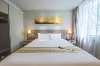 Homeinn Plus Hotel (Beijing Chaoyangmen Subway Station) Hotels in Beijing