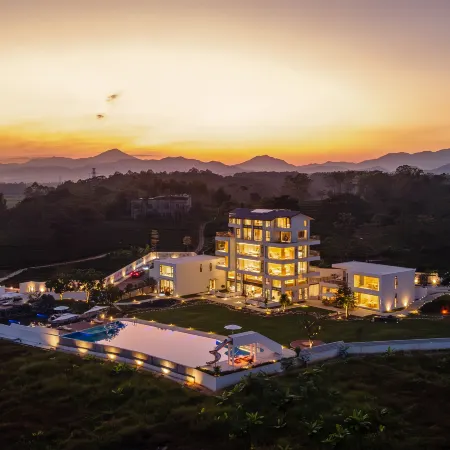 YISANHI · LanMoments Tea Culture Resort Inn
