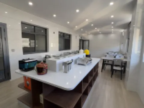Xurisheng Hotel (Lianghe County Government Branch) Hotels in Lianghe
